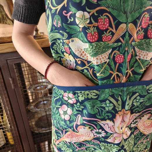 【品牌直发】1折❗️39元起❗️ 英国家居扛把子❗「Morris&Co.花园草莓小偷家居系列」宝藏品，美出天际，让艺术融入生活 ⭕围裙&茶巾&桌旗轻松打造奢华家居氛围感 商品图8