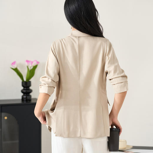 米思阳2026春季新款100%醋纤极简风优雅通勤西装显瘦松弛感上衣外套女2654 商品图3