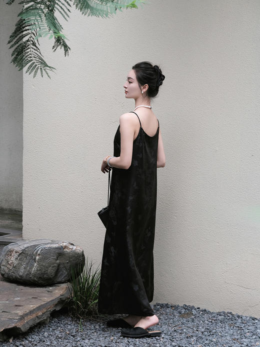 盛唐牡丹 |黑色花香引蝶真丝女吊带裙 商品图2