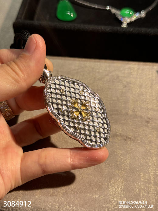 老坑玻璃种帝王绿叶子吊坠【3084912】具体价格微信咨询 商品图8