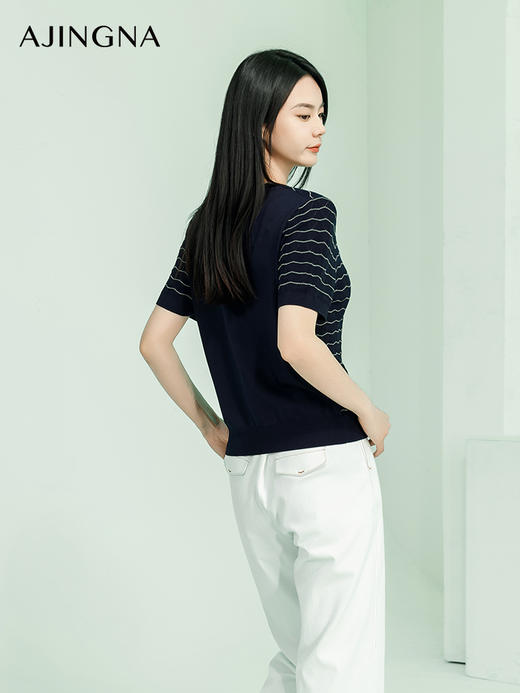 【商场同款】阿菁娜2024夏季新款V领细条纹修身毛衫A29X301066 商品图3
