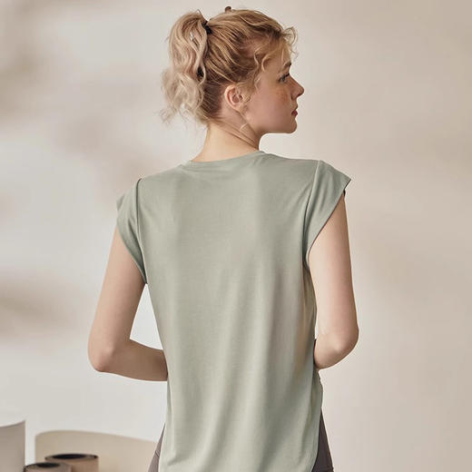 【限时秒】YOGACODE【火树银花系列】2024 春夏瑜伽背心上衣女宽松显瘦遮肉瑜伽服DSG420 商品图4