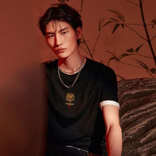 【特价】【非遗剪纸】柒牌短袖T恤男时尚休闲纯棉老虎印花夏季圆领体恤薄124T72950 商品图2