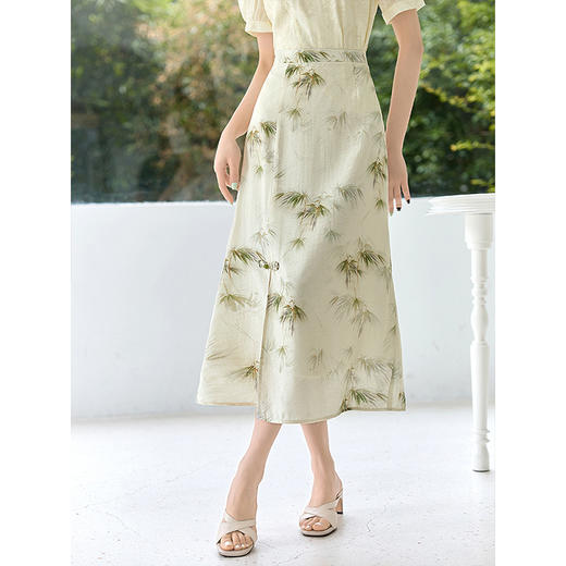 【专属特价】熙世界新中式国风竹叶印花半身裙夏季新款高腰复古盘扣开叉裙子 商品图1