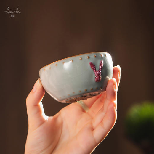 问鼎汝瓷鼎峰系列天青兔首战鼓杯（七彩兔）（缺货） 商品图3