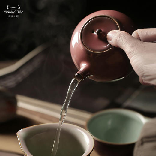 问鼎汝瓷萼红雨润侧把壶（缺货） 商品图3