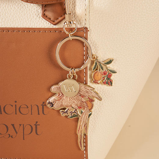 V&A博物馆 工艺美术大师系列 鹦鹉 与石榴 挂件钥匙扣 商品图3