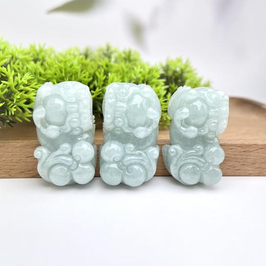 玉美人菲菲/翡翠貔貅41*23mm吊坠/多样性发一 商品图0