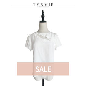 TYNVIE 开口设计不对称短袖上衣-白色