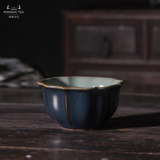 问鼎汝瓷经典款黛蓝萼红宝相杯 商品图0