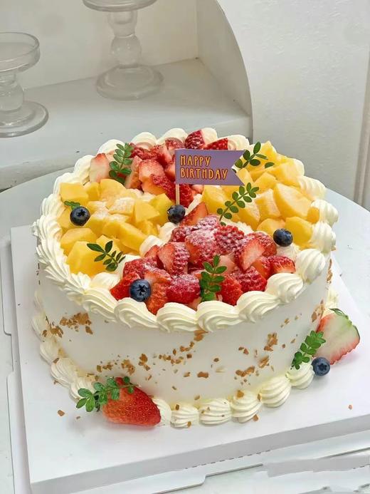 芒果草莓双拼蛋糕 商品图0