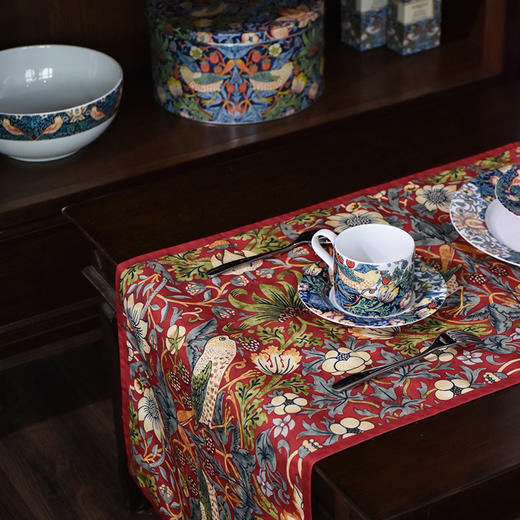 【品牌直发】1折❗️39元起❗️ 英国家居扛把子❗「Morris&Co.花园草莓小偷家居系列」宝藏品，美出天际，让艺术融入生活 ⭕围裙&茶巾&桌旗轻松打造奢华家居氛围感 商品图2