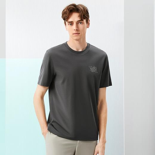 【60S罗马布】柒牌男士短袖T恤夏季新款时尚休闲龙纹绣花圆领上衣126T71510 商品图1