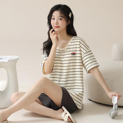 自在时光夏季睡衣女士简约带胸垫网红套头条纹短袖短裤家居服套装 商品图0