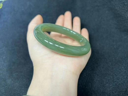 玉美人菲菲——和田玉手镯 商品图0