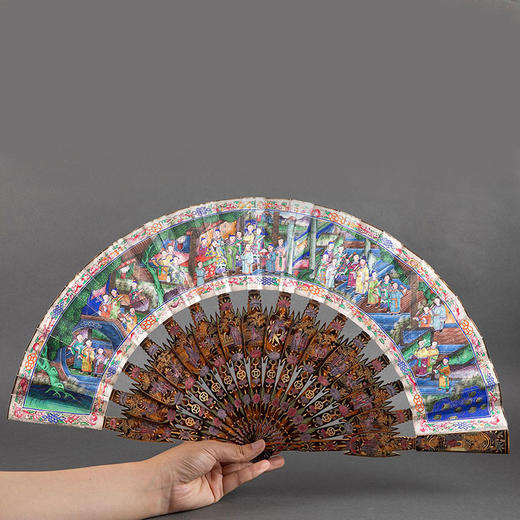 独角鹿西洋古董19世纪中期中国广东十三行出品彩漆描金竹骨「千人面」纸本彩绘古董折扇 商品图1