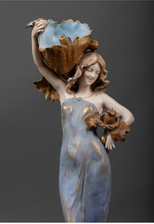 独角鹿西洋古董1900年代奥地利出品新艺术风格少女主题釉面陶瓷摆件 商品图0