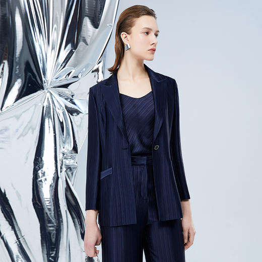 EITIE爱特爱秋季新款时尚通勤百搭职业显瘦一粒扣外套女7503203 商品图2