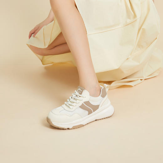 千百度厚底增高时尚休闲鞋女款秋季网面透气运动鞋跑步鞋A24490985 商品图2