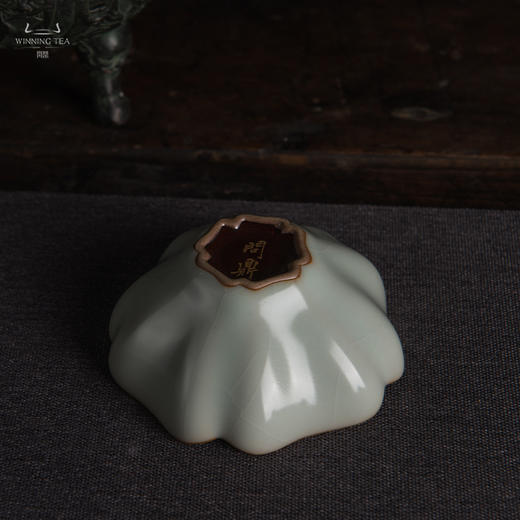 问鼎汝瓷紫金釉经典款天青葵花杯 商品图2