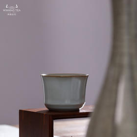 问鼎汝瓷复刻款月白竹律杯（大）