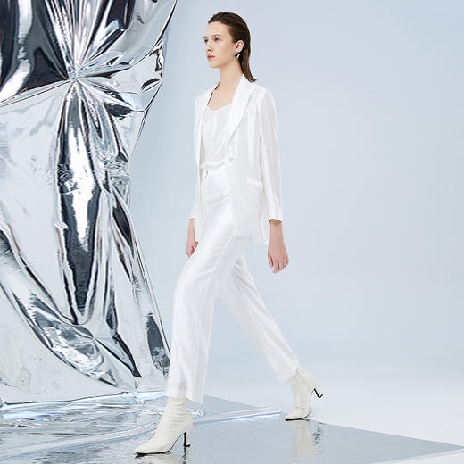 EITIE爱特爱秋季新款时尚通勤百搭职业显瘦一粒扣外套女7503203 商品图11