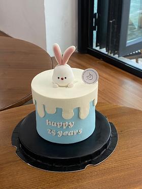 可爱卡通小兔子蛋糕