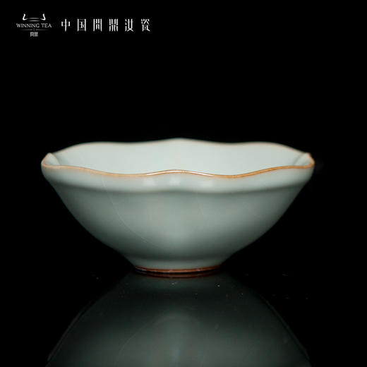 问鼎汝瓷鼎峰系列月白老款家荷杯 商品图0