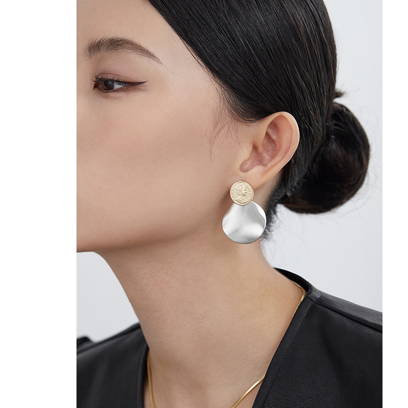 Oflye潮流饰品  人像欧美复古个性独特耳环女小众高级感气质耳钉金属百搭耳饰潮