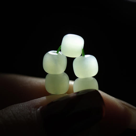 【经典】上岸莲花朱砂和田玉手串 商品图3