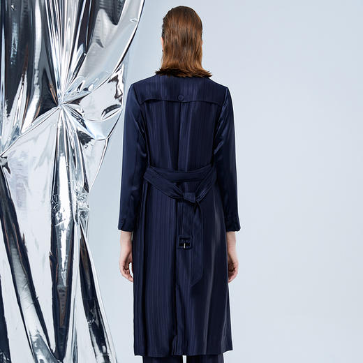 EITIE爱特爱秋款新款简洁系带收腰显瘦通勤纯色风衣7504201 商品图4