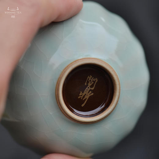 问鼎汝瓷紫金釉经典款天青莲花杯 商品图3
