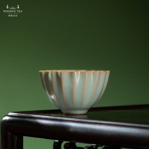 问鼎汝瓷复刻款天青菱式盅 商品图0