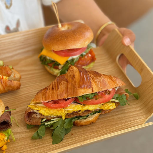 培根滑蛋可颂三明治 商品图2