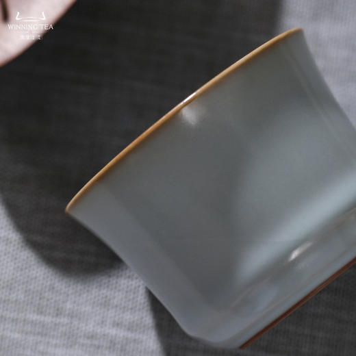 问鼎汝瓷复刻款月白竹律杯（大） 商品图2