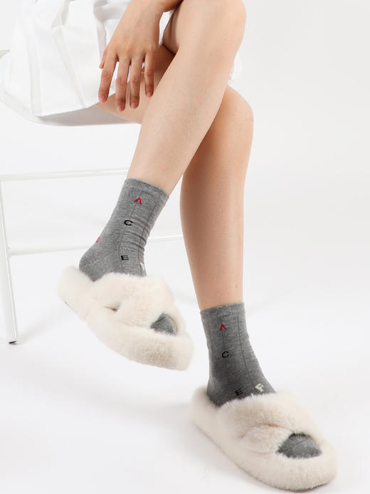 足装秀24新品夏季女棉质亲肤透气学院风黑白字母袜百搭女中邦袜子 商品图3