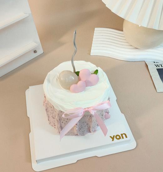 杨梅荔枝蛋糕（荔枝没有的话当季水果装饰） 商品图0