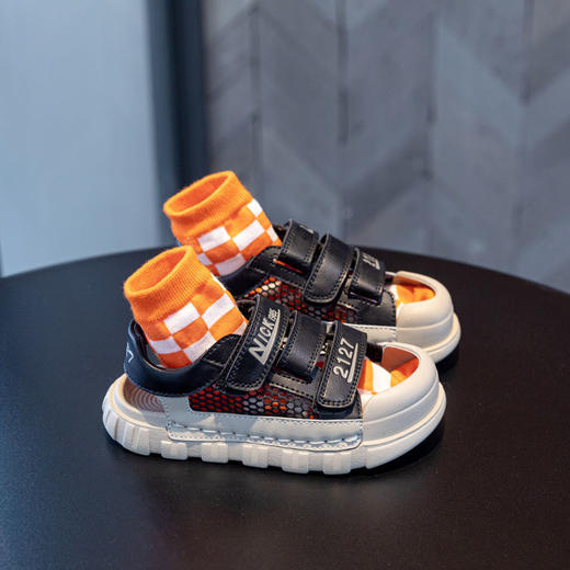 【夏新款罗马魔术贴男童凉鞋】夏季新款时尚百搭男童凉鞋，舒适耐穿超纤鞋面质感有型，橡胶鞋底脚感轻盈，魔术贴设计方便好穿儿童休闲学生男孩罗马轻防滑沙滩QQ 商品图2