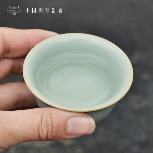 问鼎汝瓷鼎峰系列天青老款精工款压手杯（缺货） 商品图1