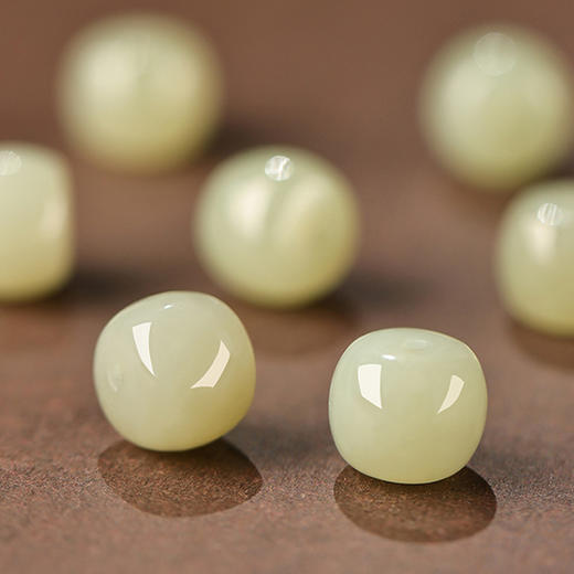 【经典】上岸莲花朱砂和田玉手串 商品图2