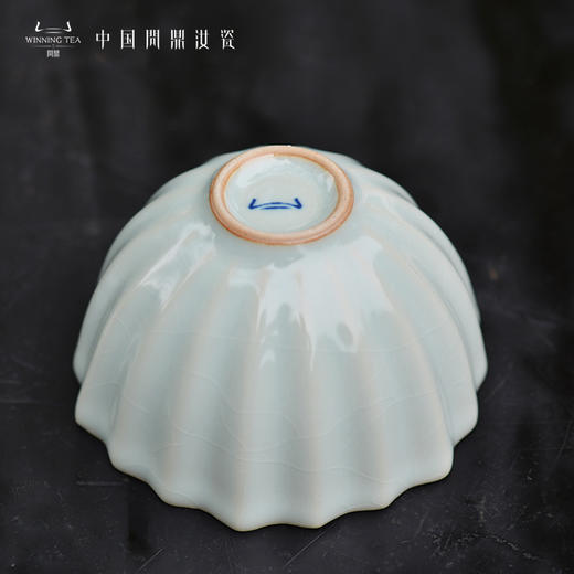 问鼎汝瓷鼎峰系列天青老款菱式盅 商品图3