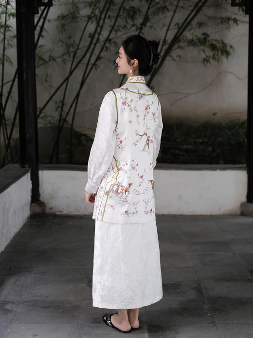 盛唐牡丹|高货 重缎真丝手工刺绣梅鹿纹马甲 [特价品](不退不换) 商品图9