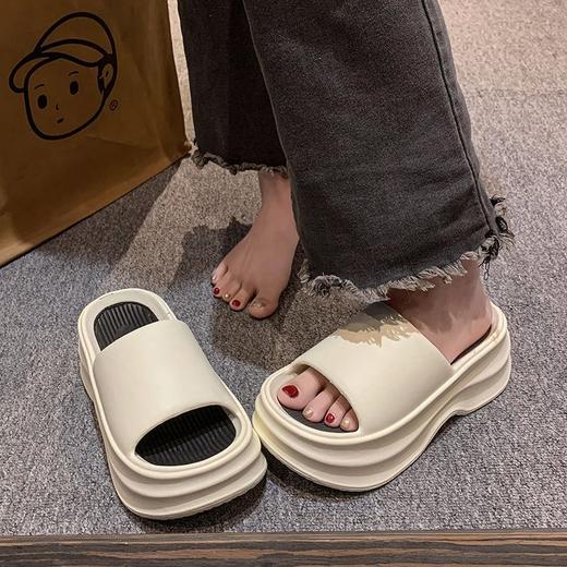 【百搭超轻！女士厚底拖鞋】7厘米增高效果，EVA材质防臭防滑，舒适内里温暖细腻 上脚舒适感加倍，夏季海边沙滩防滑拖鞋Y 商品图0
