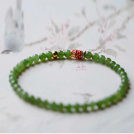 【经典】幸运锦鲤和田玉苹果绿碧玉手链 圆润饱满 质地细腻 商品图2