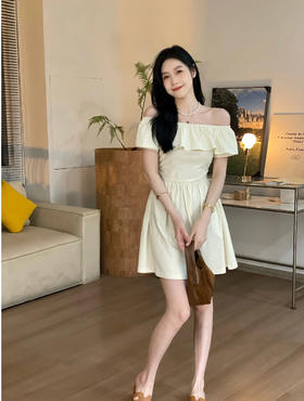 优雅一字肩连衣裙