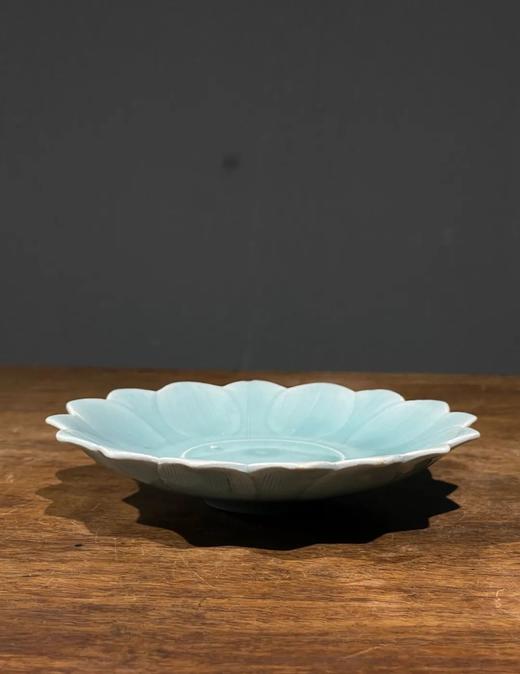 龙泉粉青釉莲花形撇口盘，顺丰包邮 商品图3