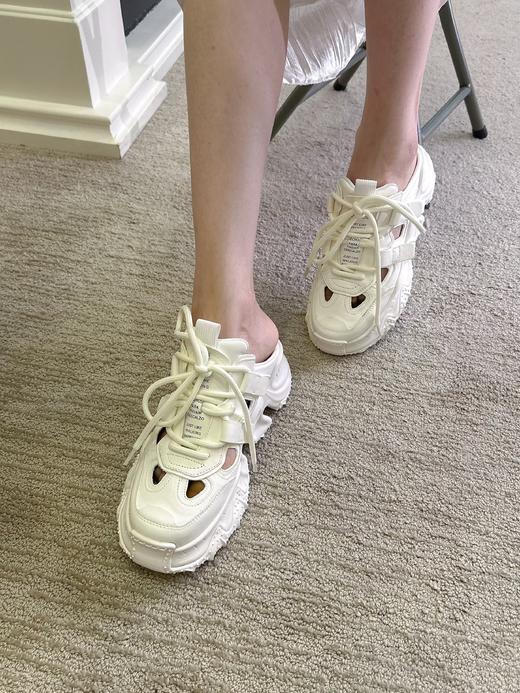 镂空设计7.5cm厚底老爹鞋  透气舒适、柔软耐穿！ 上脚显腿细、拉长比例气场十足 夏季穿搭好帮手  可外穿真皮包头半包拖鞋  无后跟懒人厚底松糕小白鞋 时髦百搭吸睛 商品图10