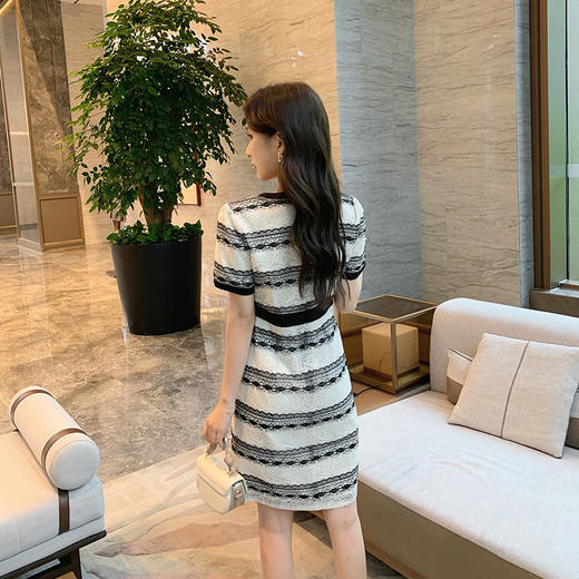 [奢姿轻奢系列]大码女装2025夏季减龄条纹裙子胖妹妹时尚连衣裙8942890116【1】 商品图3