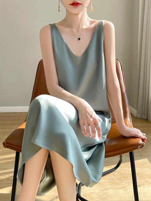 【赫本风无袖V领吊带连衣裙】中长款a字背心内搭裙 仿真丝西装打底裙  商品图4