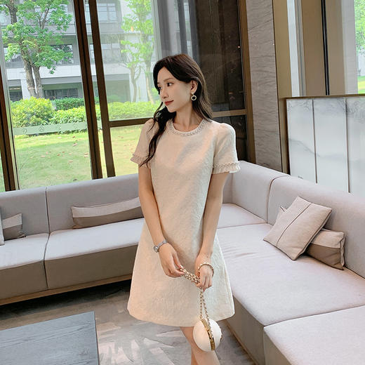 [奢姿轻奢系列]气质压花连衣裙大码女装夏季新款胖妹妹圆领裙子8942890072 商品图0